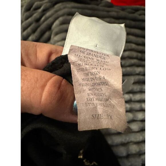 Plus size  3xl long sleeve hooded top/shirt sequin lips/mouth xo - Picture 4 of 5